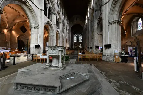 Photo of Romsey Abbey, a church in Hampshire, south east England.