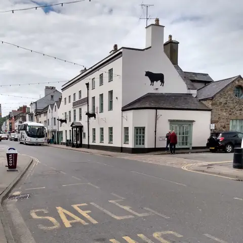 Photo of Ye Olde Bull's Head Inn, a pub near Beaumaris, Anglesey, north Wales.