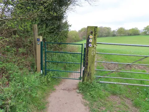 Photo along the Oxfordshire Way, a 67-mile long-distance path running from Bourton-on-the-Water to Henley-on-Thames, England.