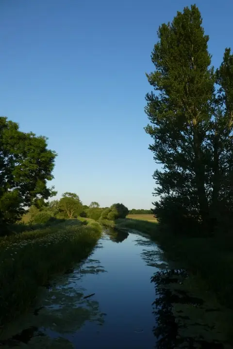 Photo of the Pocklington Canal, a 10-mile canal running from East Cottingwith to Pocklington, northern England.