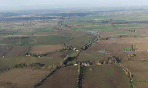 Photo of the River Ancholme, a 17-mile river navigation running from Bishopbridge to South Ferriby Sluice, central England.