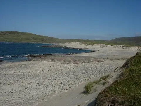 Photo of Allasdale Beach, a beach near Castlebay, Na h-Eileanan Siar, the Scottish Highlands and Islands.