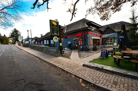 Photo of The Oak Tree Inn, a pub near Balmaha in Loch Lomond & The Trossachs, Stirling, central Scotland.