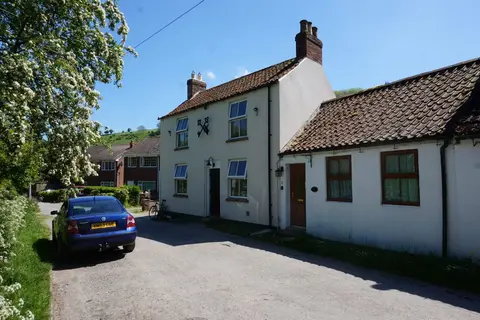 Photo of The Cross Keys (Thixendale), a pub in North Yorkshire, northern England.