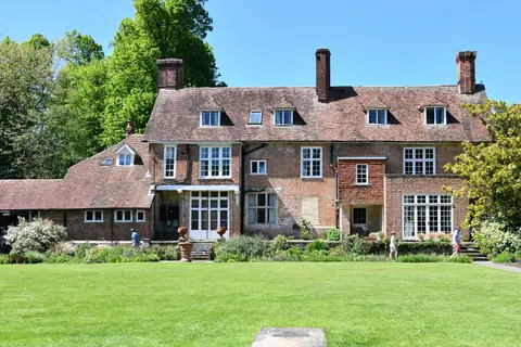 Photo of Great Comp Garden, a garden near Platt, Kent, south east England.
