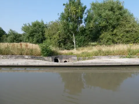 Photo of the Ashby Canal, a 22-mile canal running from Marston Junction to Snarestone, central England.