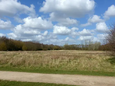 Photo of Rushcliffe Country Park, a country park near Bunny, Nottinghamshire, central England.