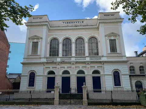 Photo of Tabernacl Chapel, Cardiff, a church in Cardiff, south east Wales.