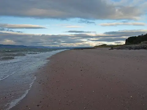 Photo of Fintry Bay, a beach near Millport, North Ayrshire, southern Scotland.