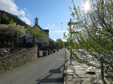 Photo of George III Hotel, a pub near Penmaenpool in Eryri, Gwynedd, north Wales.