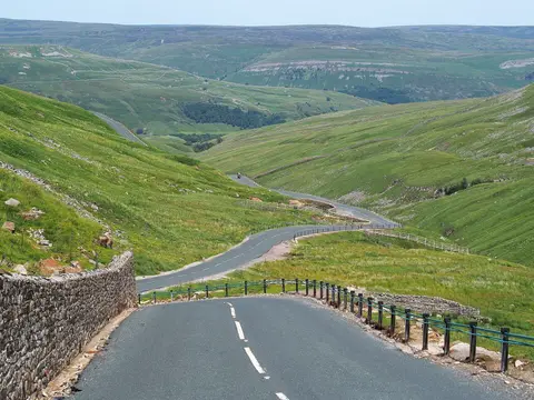Photo: Buttertubs Pass, a viewpoint near Thwaite in the Yorkshire Dales, North Yorkshire, northern England.